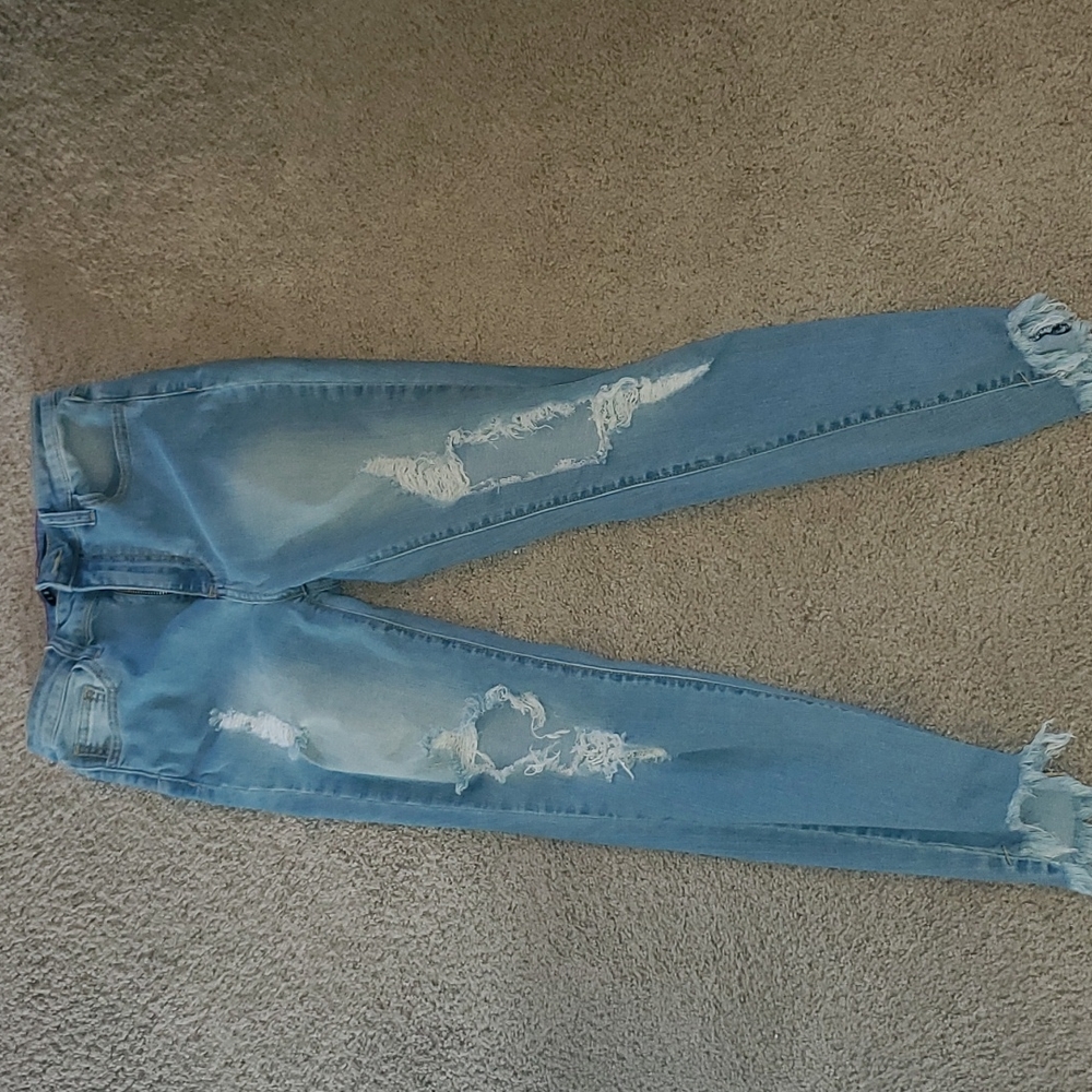 Destroyed jeans